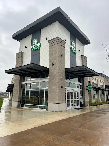 Pets On Broadway Reeds Crossing in Hillsboro Oregon